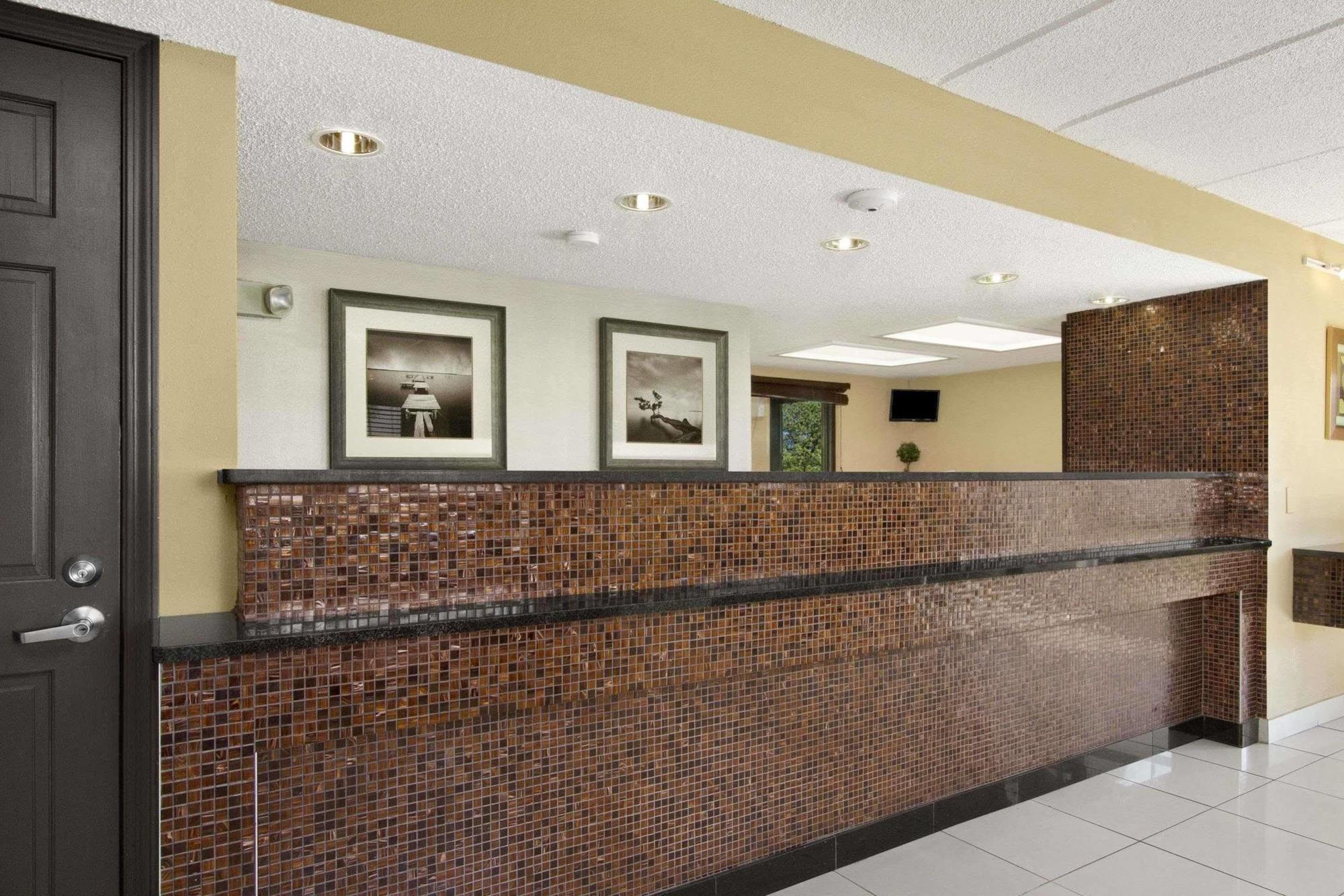 Travelodge By Wyndham College Park Luaran gambar