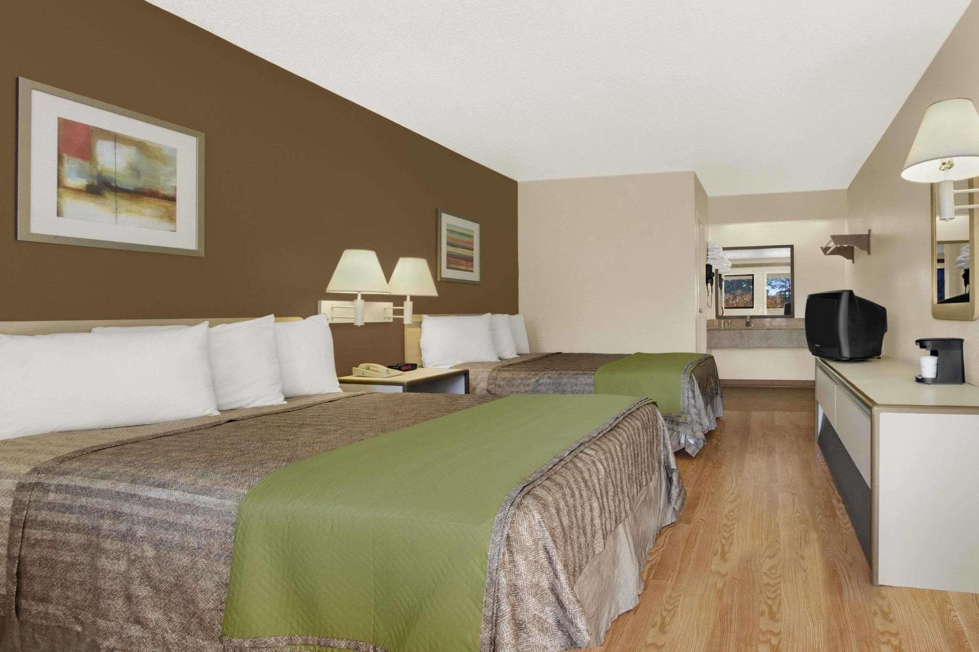 Travelodge By Wyndham College Park Luaran gambar